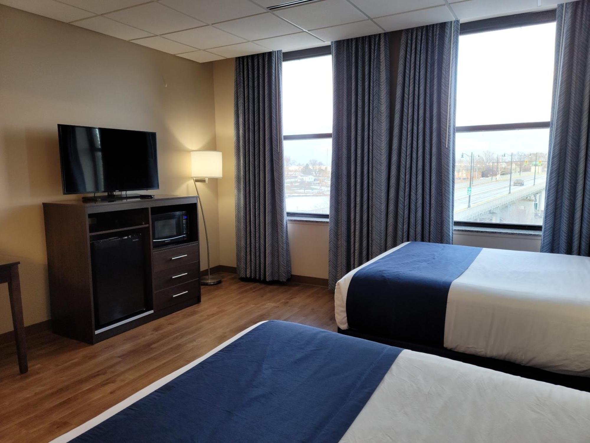 Ariel Broadway Hotel Lorain Exterior foto